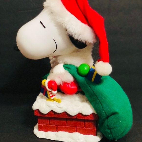 Peanuts 10.75” Snoopy Santa Animated and Musical Tablepiece - Picture 5 of 8
